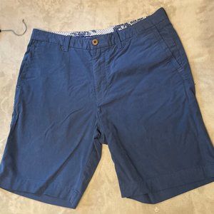 Tommy Bahama Flat Front Shorts  Size 34 Blue